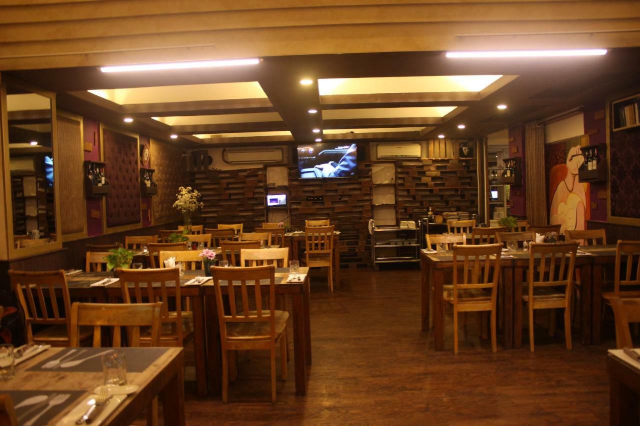 Crown Diamond Hotel - Phu My Hung District 7 Ho Chi Minh City Bagian luar foto