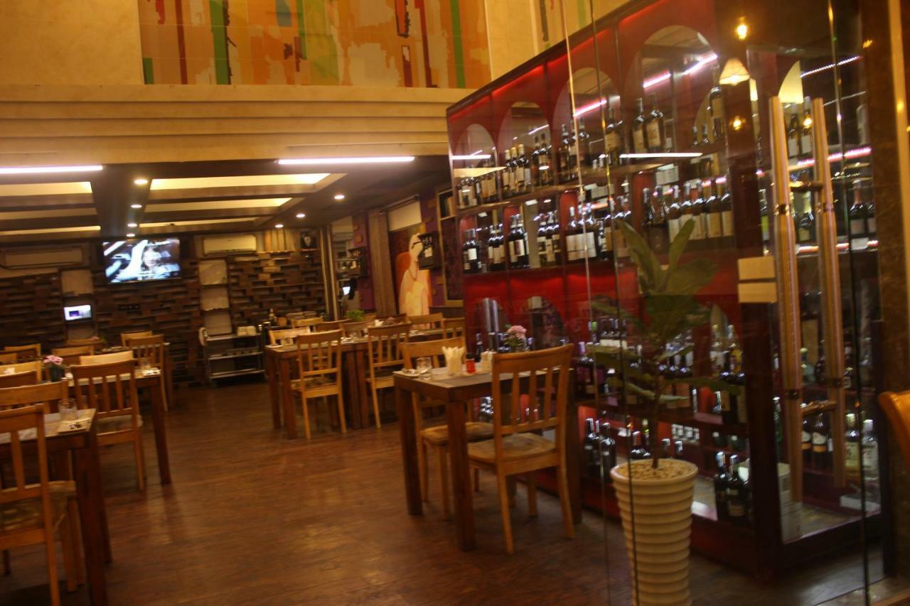 Crown Diamond Hotel - Phu My Hung District 7 Ho Chi Minh City Bagian luar foto