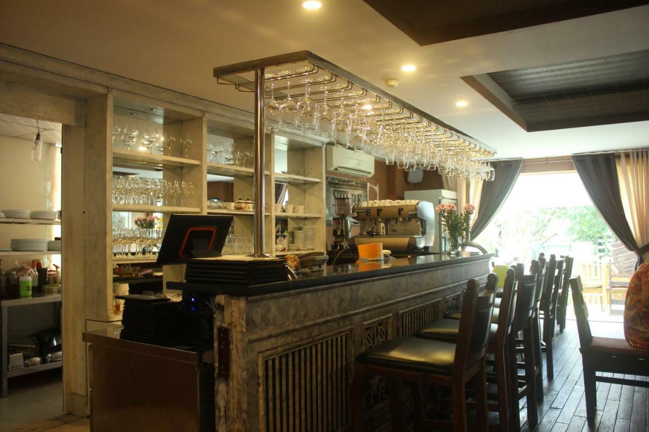 Crown Diamond Hotel - Phu My Hung District 7 Ho Chi Minh City Bagian luar foto